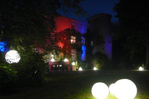 chateau la commanderie de nuit / chateau la commanderie by night