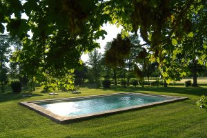 Piscine du chateau la commanderie / Swimming pool chateau la commanderie