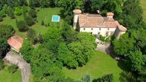 Vue aérienne Chateau La Commanderie / Aerial view Chateau La Commanderie