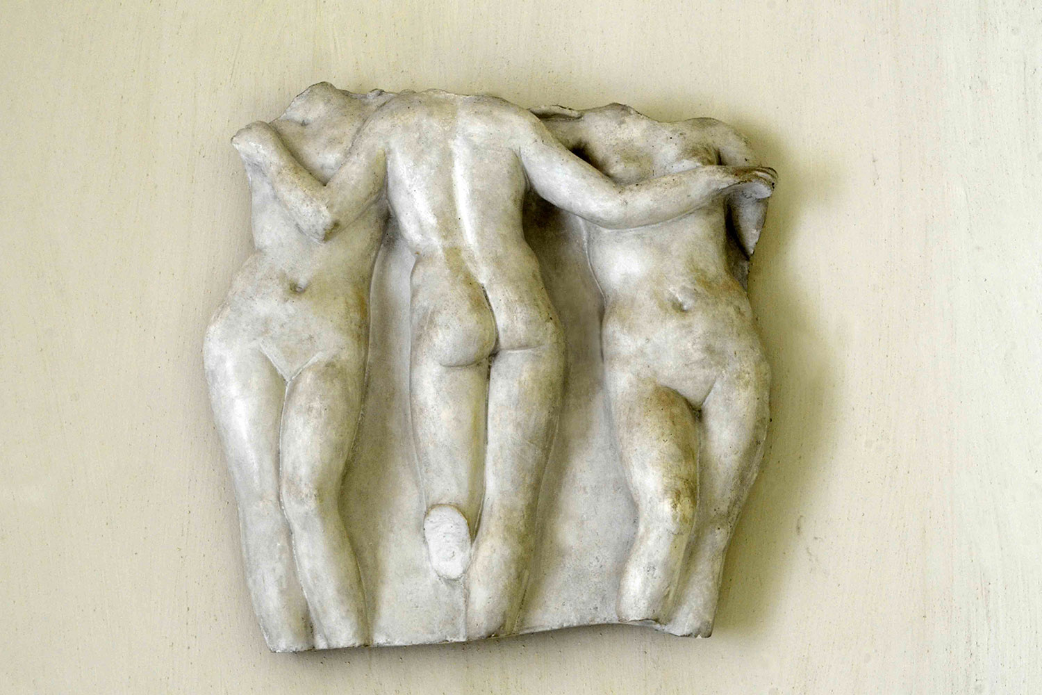 Sculpture in Leleu Bedroom / Sculpture dans la chambre Leuleu