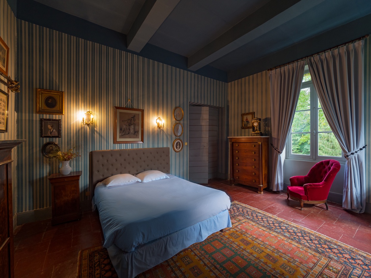 Blue bedroom/ Chambre bleue